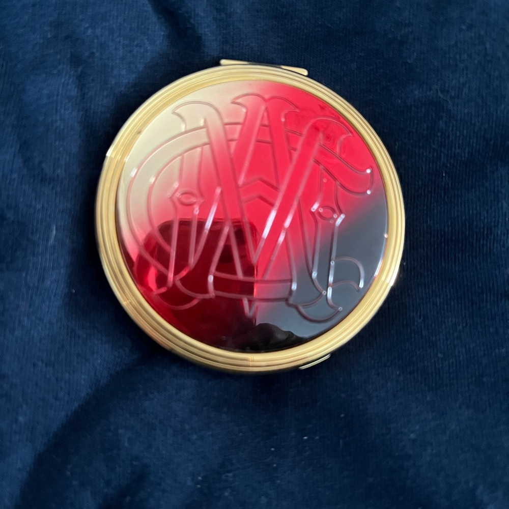 Mac Gold and Red Compact pressed powder
